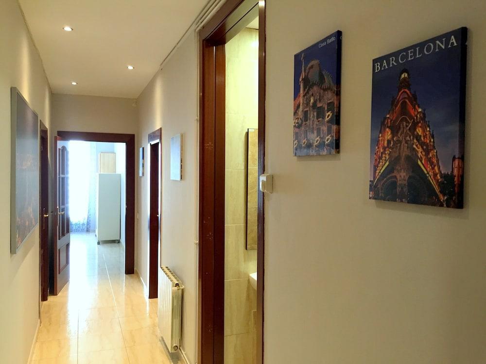 Hostel Artistic Barcelona Bagian luar foto